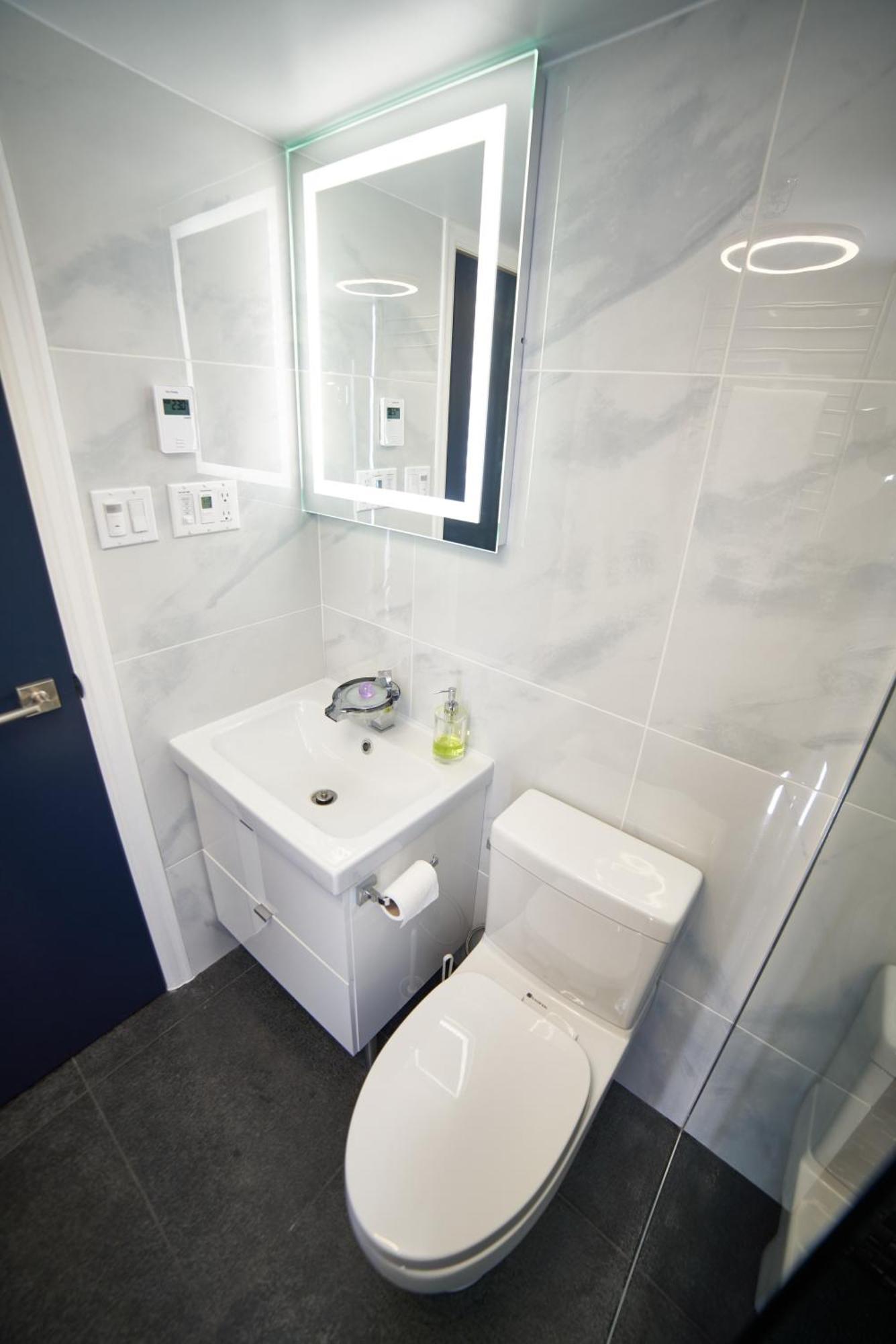 Upscale Modern Apartamento